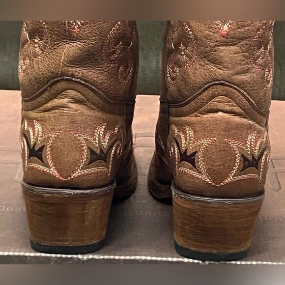 Circle H Brown Distressed Bone Dragon Embroidered Western Leather Boots Size 6.5 - Picture 7 of 14